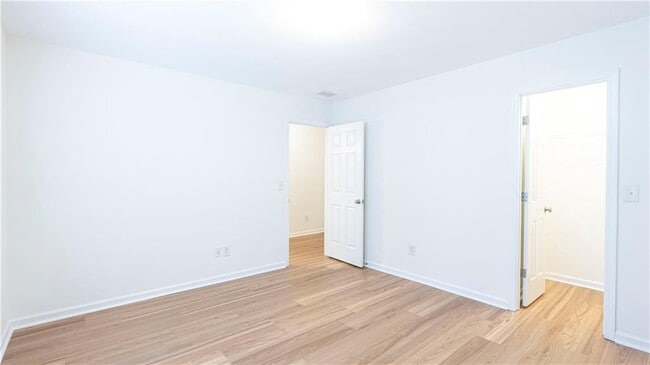 Building Photo - 2070 Hailston Dr NW