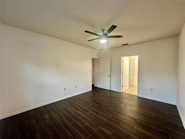 Building Photo - 988 Summer Glen Dr