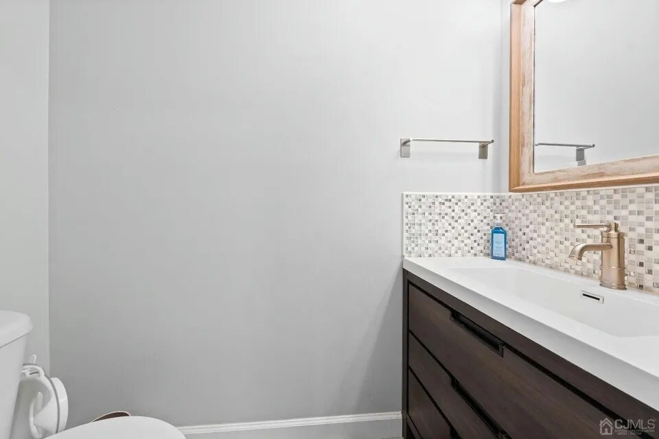 Building Photo - 427 Gambocz Ct