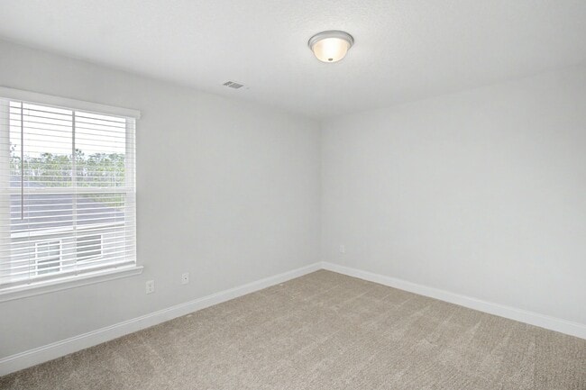 Building Photo - 173 Mcclelland Lp NE