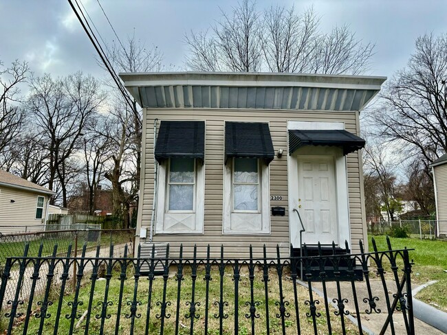 Primary Photo - 2 Bedroom house in West Louisville- Sectio...