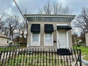 Building Photo - 2 Bedroom house in West Louisville- Sectio...