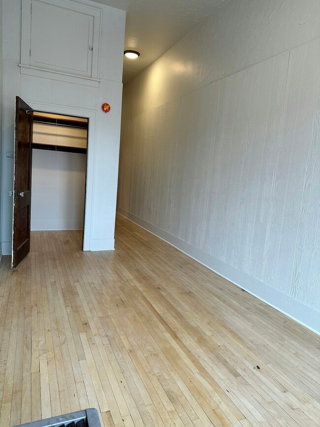 Building Photo - 617 St Joseph St