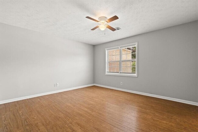 Building Photo - 360 Winding River Dr