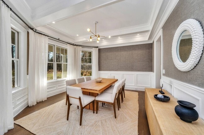 Building Photo - 21 Barn Ln