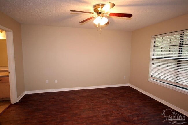 Building Photo - 6250 Starhill Dr