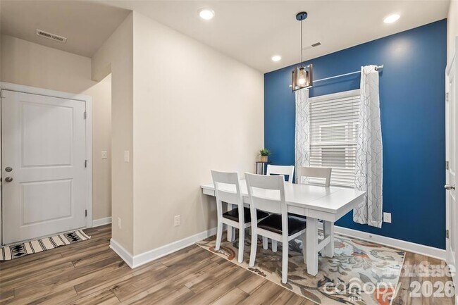 Building Photo - 613 Cedar Knoll Cir