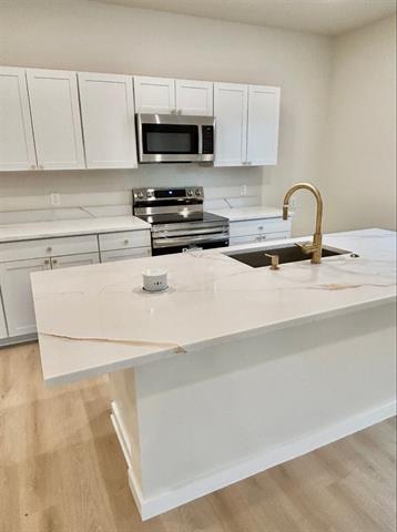 Building Photo - 1031 W Coffin St