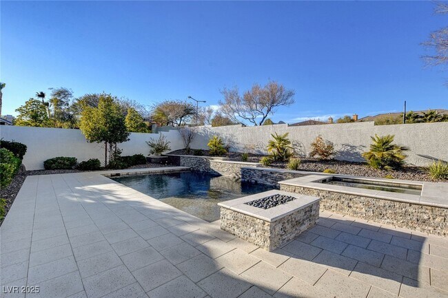 Building Photo - 10728 Elm Ridge Ave