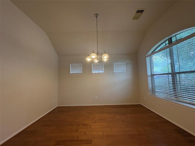Building Photo - 21507 Rose Mill Dr