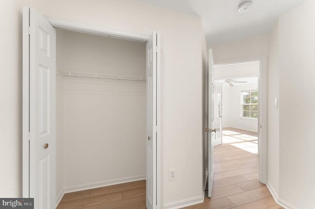 Building Photo - 44210 Shady Glen Terrace