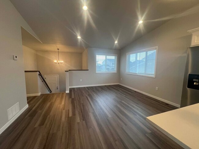 Building Photo - 1311 Marlys Dr W