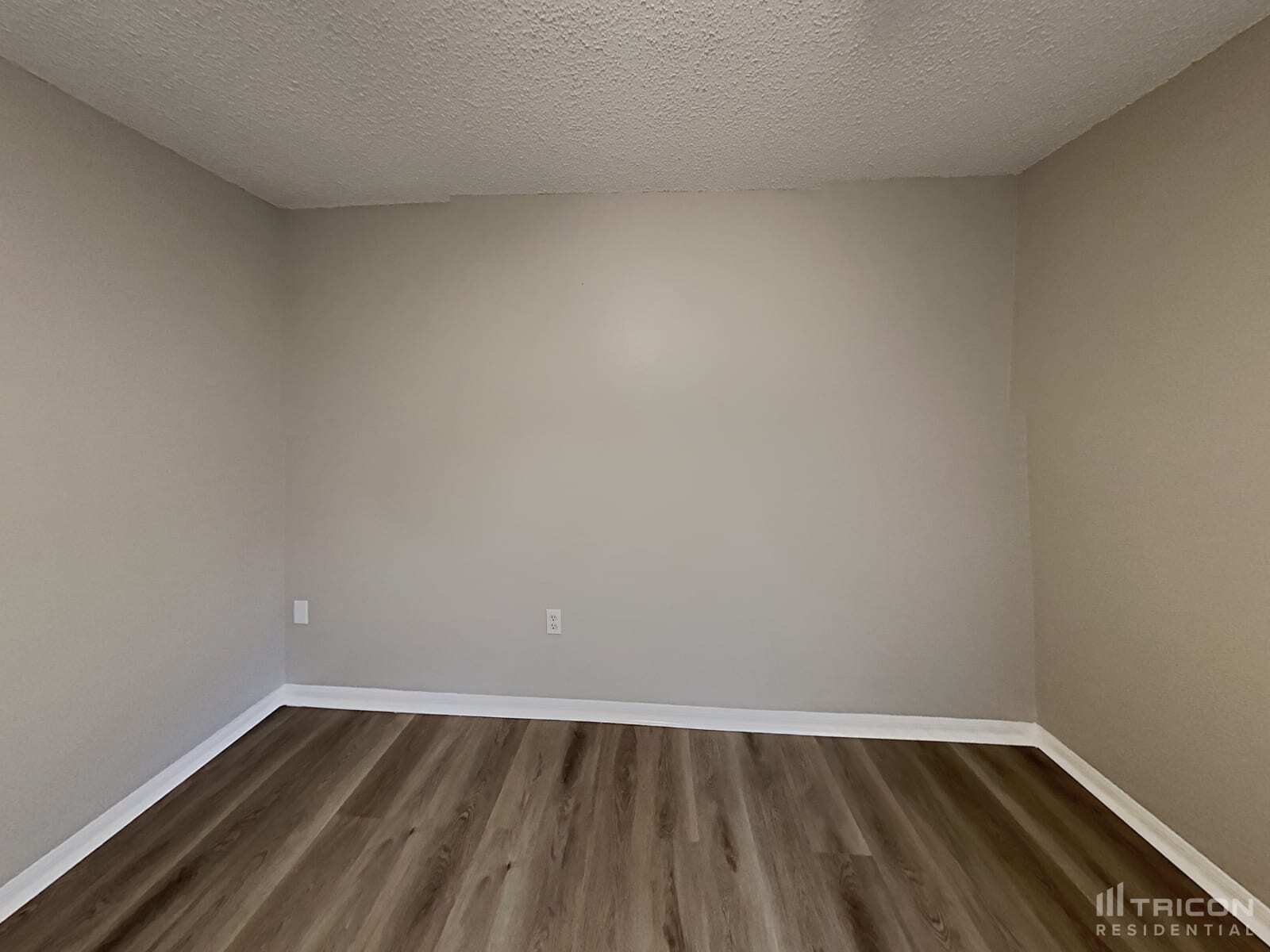 Building Photo - 820 Mountbatten Ln