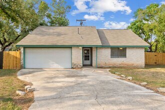 Building Photo - Bright and Inviting 3-Bedroom with Private...