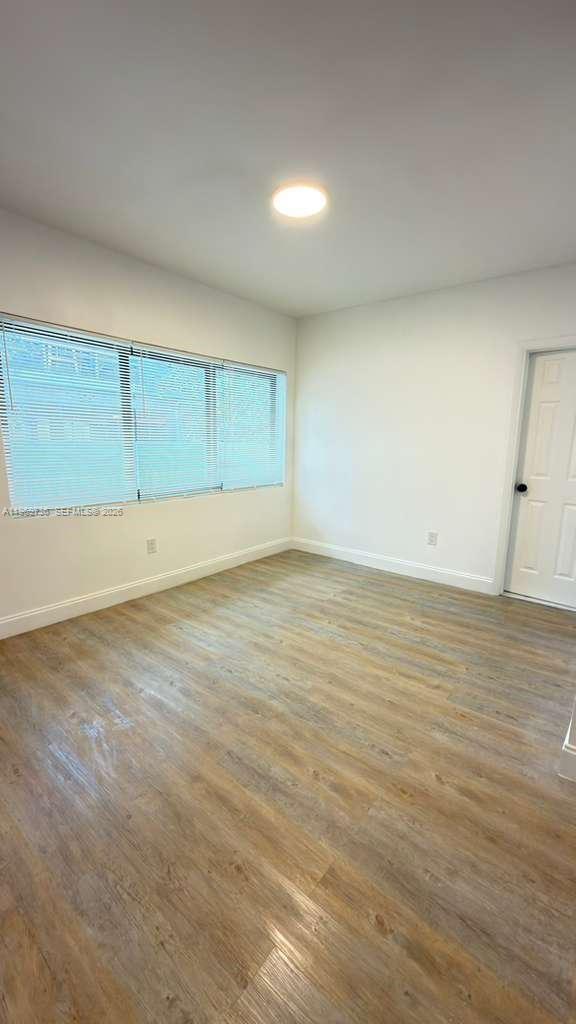 Building Photo - 1980 Biarritz Dr