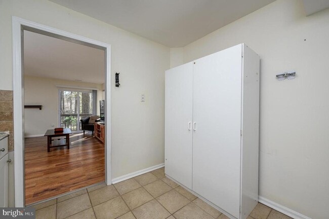 Building Photo - 339 Woodlake Dr
