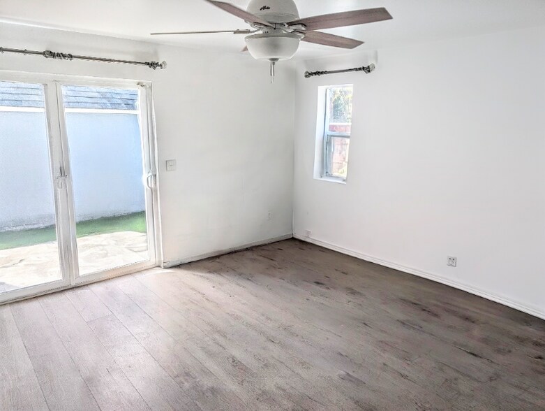 Building Photo - 365 Elkwood Ave