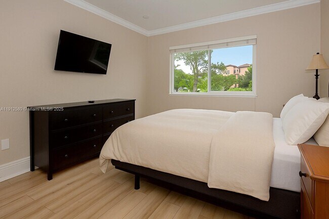 Building Photo - 1 Edgewater Dr