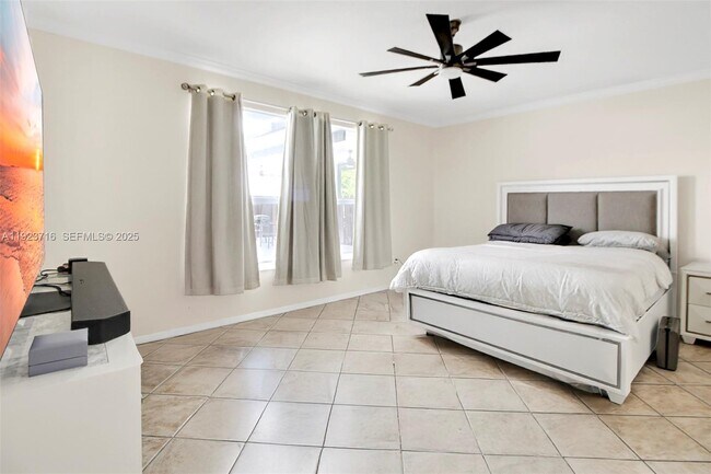 Building Photo - 15875 SW 149th Ln