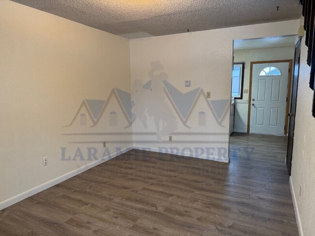 Building Photo - 808 E Canby St