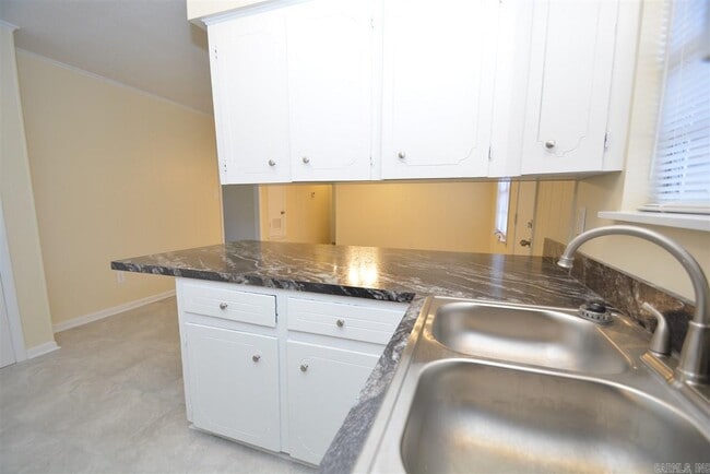 Building Photo - 9600 Cerelle Dr