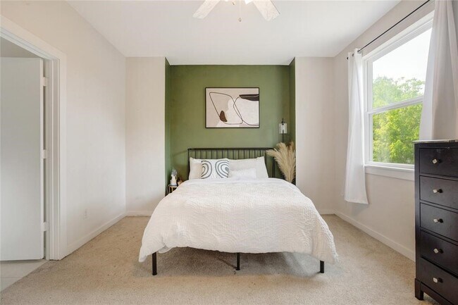 Building Photo - 4625 Mallow St