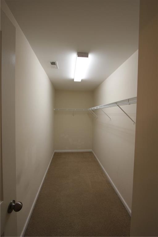 Building Photo - 2132 Greencrest Cir