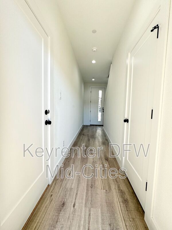 Building Photo - 7327 Uloho Wy