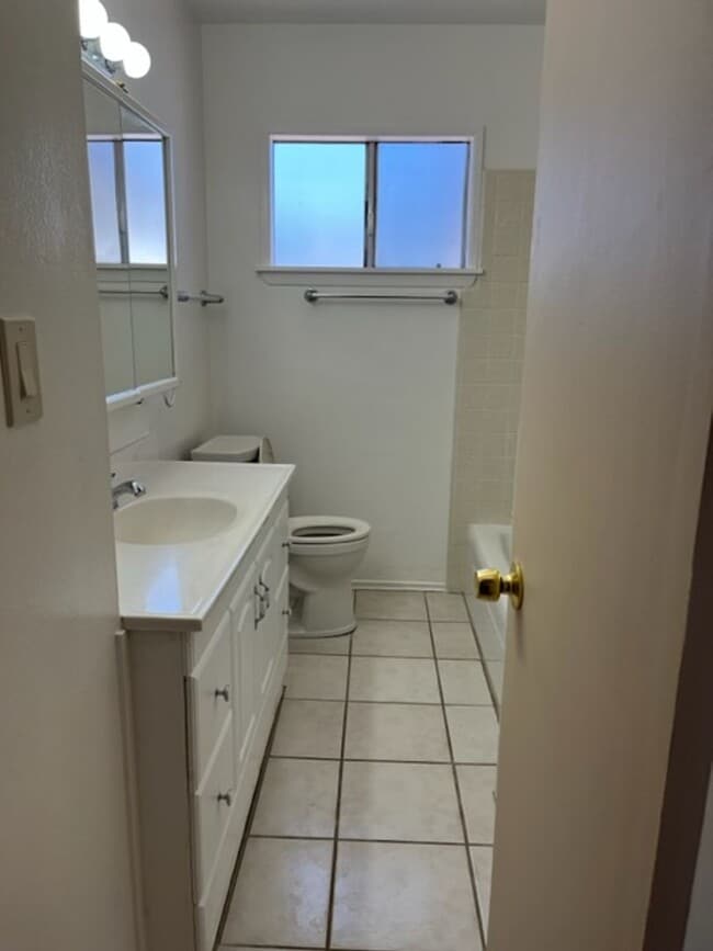 Building Photo - Spacious 3-Bedroom, 2-Bath Home – 1,510 Sq. Ft.