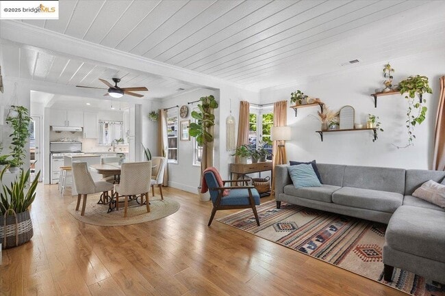 Primary Photo - 3148 Sylvan Ave