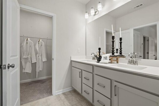 Building Photo - 333 Sammon Wy