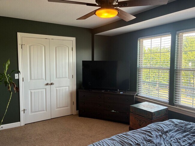 Building Photo - 4207 Gladden Ln
