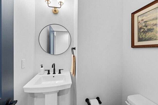 Building Photo - 85 Haverly St