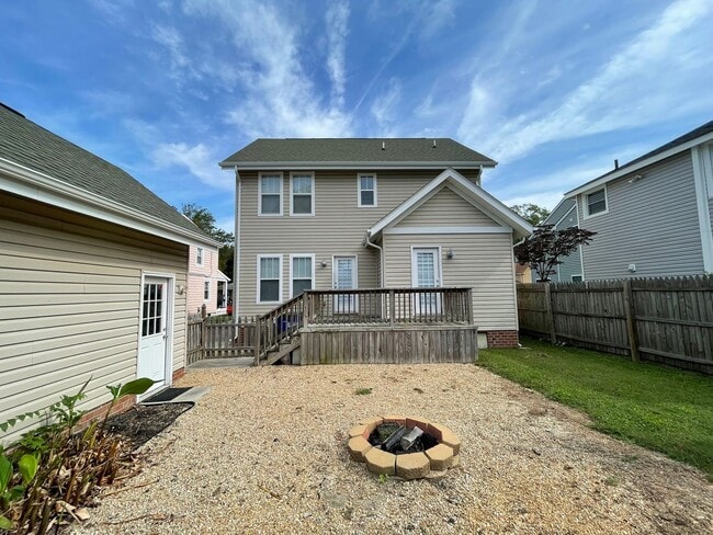 Building Photo - Bright and Welcoming 2-Story Retreat, Steps From the Ocean!