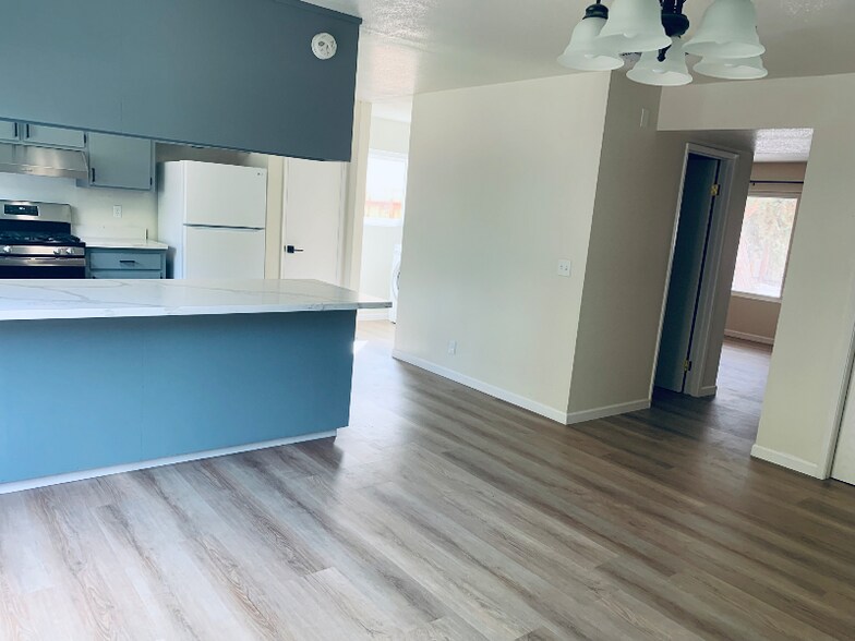 Building Photo - 3009 Lillard Dr