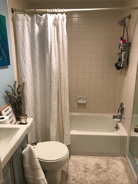 Building Photo - 2012 O St NW