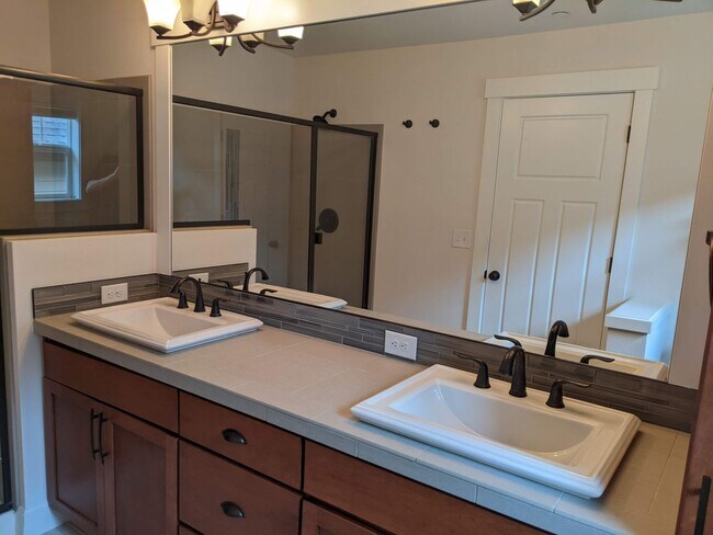 Building Photo - Brownstone at Issaquah Highlands for Rent