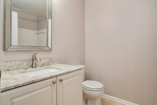 Building Photo - Piney Orchard Condo
