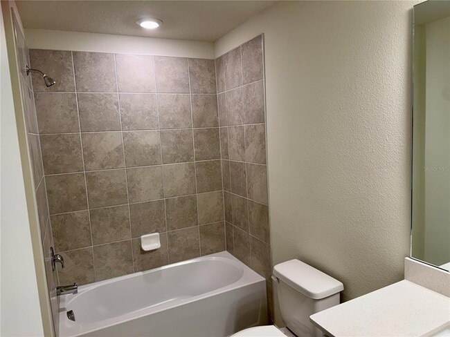 Building Photo - 3059 Emerald Acrs Ln