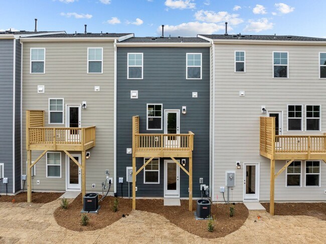 Building Photo - Gorgeous New Construction!  Updated Kitche...