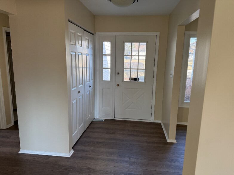 Building Photo - 1431 Brookwood Cir