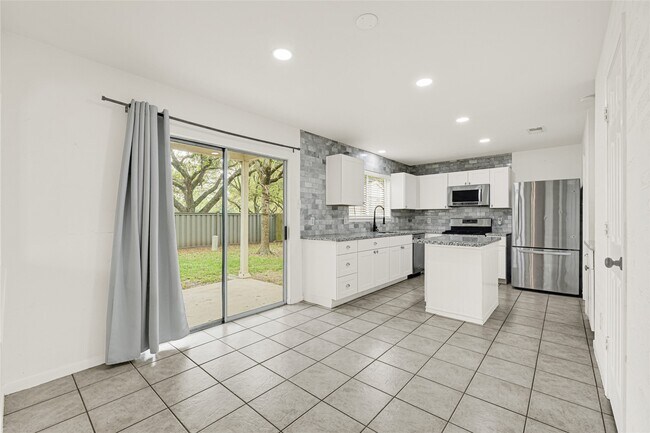 Building Photo - 3401 Pheasant Ln