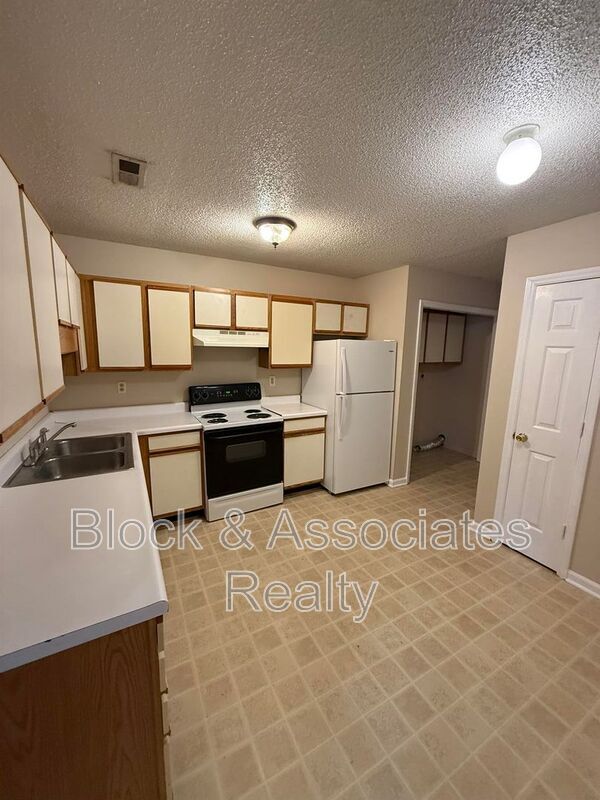 Building Photo - 1109 Timbal Ct