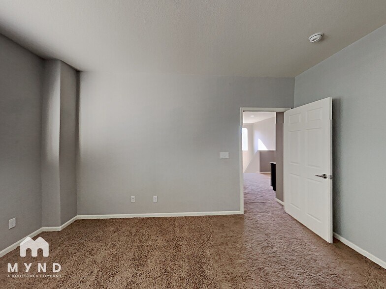 Building Photo - 10772 Grayslake Dr