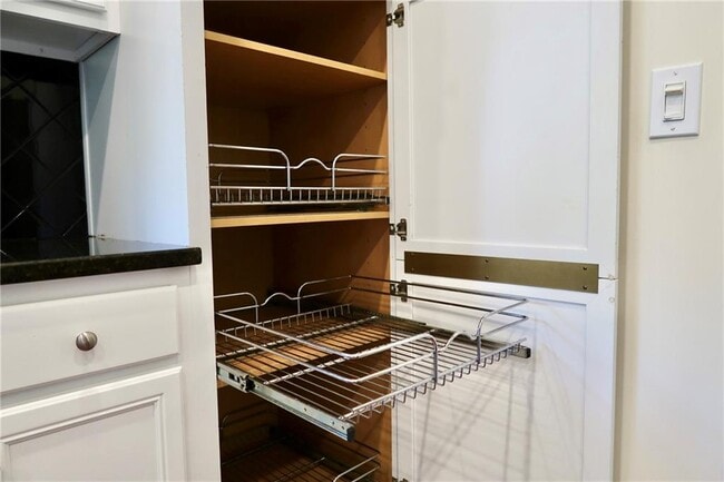 Building Photo - 515 Village Arbor Park NW