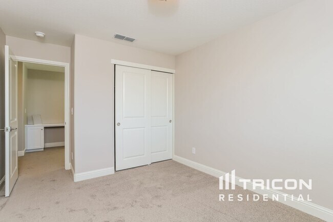 Building Photo - 2075 Comstock Ln