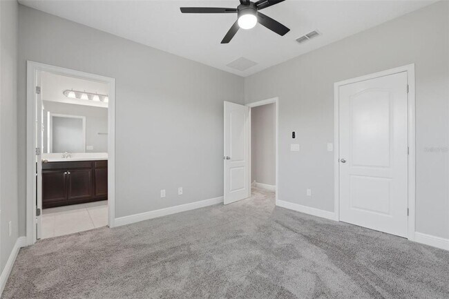 Building Photo - 15591 Honeybell Dr