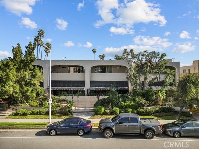 Building Photo - 5282 Lindley Ave