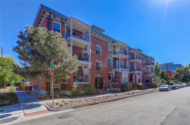 Primary Photo - 1374 N Ogden St