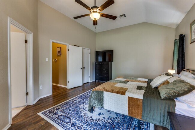 Building Photo - 6614 Bramber Ln
